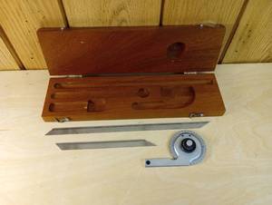 lot 26 image: Starrett Angle Measuring Tool Model Number C359