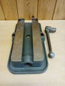 lot 21A image: Vise Base