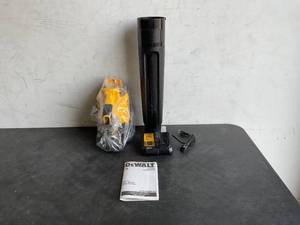lot 203 image: DEWALT 20V MAX 125 Mph 450 CFM Brushless Cordless Battery Powered Handheld Leaf Blower with Charger
