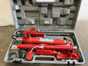 lot 310 image: VEVOR 10 Ton Porta Power Kit 1.4M (55.1 inch) Oil Hose Hydraulic Car Jack Ram Autobody Frame Repair Power Tools