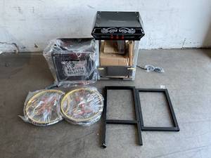 lot 13 image: Funtime ideshow Popper 8 oz. Popcorn Machine and Cart