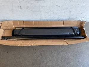 lot 22 image: Gator ETX Soft Roll Up 64 Bed Truck Bed Tonneau Cover