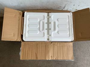 lot 46 image: Clear 8.5 Gal34 Quart Clear Stackable Folding Storage Bin