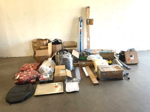 lot 61 image: Wholesale Pallet of Assorted Miscellaneous Items