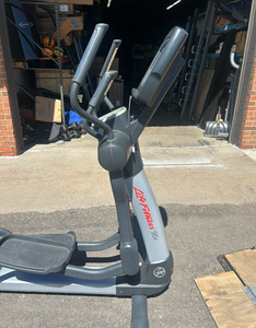 Commercial Life Fitness 95x elliptical