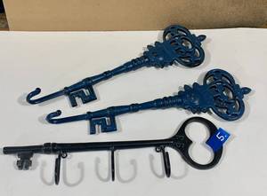 lot 5 image: Large 16 Metal Key Rack