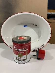 lot 12 image: VTG White Enamel Tub, Soup Tin