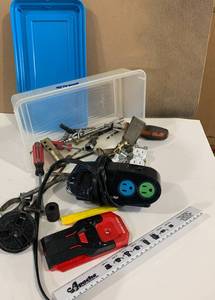 lot 14 image: Misc Tools, plug in, screw driver