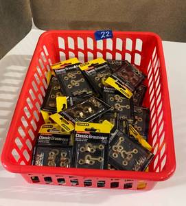 lot 22 image: 35 PKG Classic Brassware door hooks