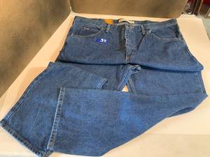 lot 38 image: Lees Reg 42 x 32 NWT Jeans