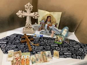 lot 78 image: Religious Table Runner, Cross, Cards