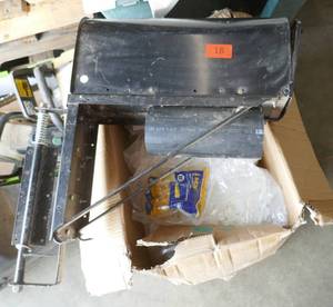 lot 18 image: Swing away mail box