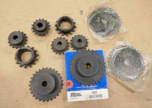 lot 28 image: Group of new Martin sprockets of various size