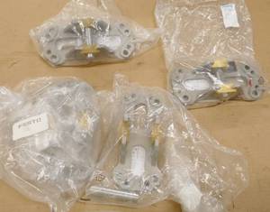 lot 31 image: 4 New Festo DARD-L1-80-S Moment compensator clevise