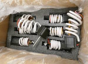 lot 32 image: 8 New Moons long shaft stepper motors 42BLC30L2-40 4,000rpm 24vdc