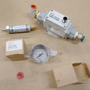 lot 52 image: New SMC components, Air Flow Switch PF2A551-N04-1 50-500 Lmin, gauges, pressure switch