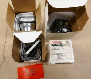 lot 59 image: 4 New Furnas switch parts