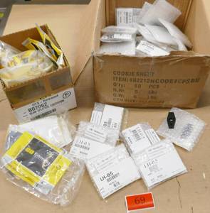 lot 69 image: Lot of Newport lens mounts LH-0.5 and Edmund Optics lens