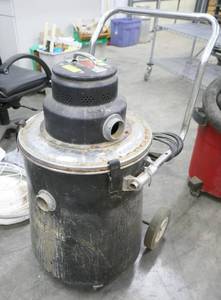 lot 88 image: Commercial Harding wet dry vac - works