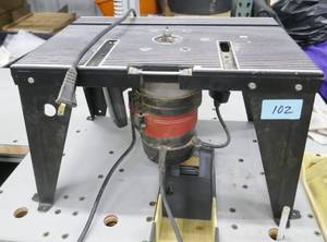lot 102 image: Craftsman 1-12hp router - works