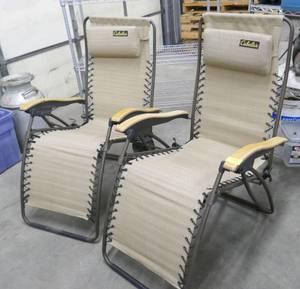 lot 127 image: Pair of very good condition Cabelas outdoor chairs