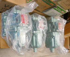 lot 180 image: 3 New old stock Numatics valves - One larger 46JSA4 and two smaller 2JSA4