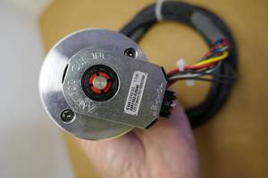 lot 182 image: 8 JPC Elinco stepper motors VH42S8094