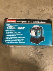 lot 26 image: Makita 12V max CXT Lithium-Ion Cordless Self-Leveling 360-Degree 3-Plane Green Laser Level (Tool Only) Customer Returns See Pictures