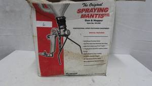 lot 6 image: Spraying mantis  Gun & Hopper