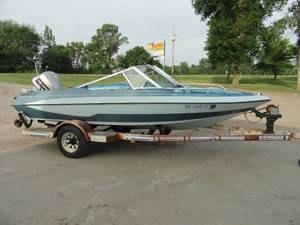 lot 15 image: 1980 Glastron with Evinrude 115 OB and Sparton Trailer