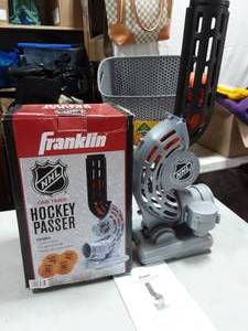 Franklin One-Timer Hockey Passer With 4 Balls