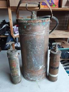 Vintage Quikaid Flair Pump & 2-Fire Extinguishers. (Not Shippable)