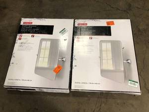 Delta Portwood 26 in. W x 23 in. H Single Tilt Mirror in Chrome   Customer Returns See Pictures