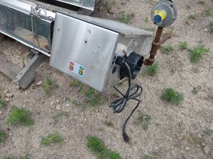 lot 33 image: Natural Gas Radiant Heater, U-Shape...