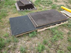 lot 49 image: Fibergrate Grating, (2) 40x90, & (2...