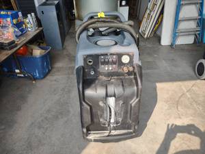 lot 20 image: Century 400 Ninja Warrior Carpet Ex...