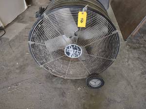 lot 46 image: 30 Barn Fan...
