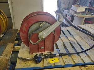 lot 64 image: Duro Oil Hose Reel with Graco Dispe...