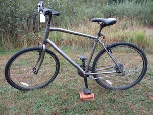 lot 34 image: Gray Raleigh Detour 3 Bike
