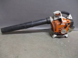 lot 39 image: Stihl BG86 Leafblower