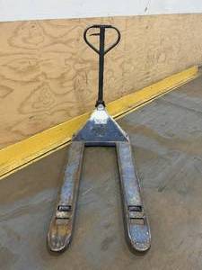 lot 45 image: Pallet Jack