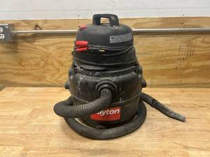 lot 64 image: DAYTON 4YE65 Shop Vac