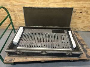 lot 56 image: SOUNDTECH 24 Channel Audio Mixing Console