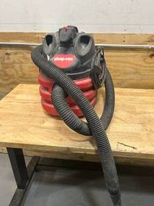 lot 68 image: SHOP VAC 5 Gallon 6 HP