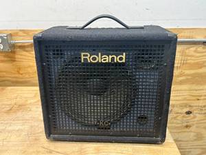 lot 97 image: ROLAND KC-150 Keyboard Amp