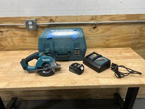 lot 107 image: MAKITA 18-Volt LXT Lithium-Ion 5-38 in. Cordless Metal Cutting Saw Kit