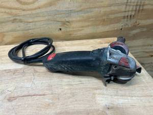 lot 108 image: METABO W8-115 4-12 Corded Angle Grinder
