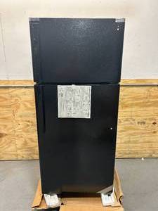 lot 6 image: GE 28 in. 16.6 cu. ft. Top Freezer Refrigerator in Black, ENERGY STAR