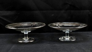 lot 219 image: Pair of Vintage Footed Plates