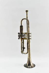 lot 54 image: Selmer Bundy Trumpet